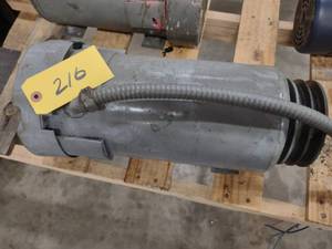 lot 216 image: GE 1.5 hp. DC Motor...