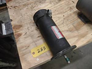 lot 233 image: Dayton 34 hp. DC Motor...