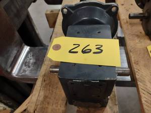 lot 263 image: Hub City Gear Box 201...