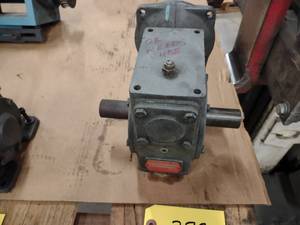 lot 272 image: Hub City Gear Box 151...