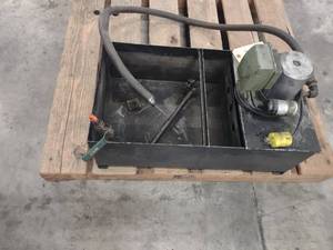 lot 324 image: Coolant Tank with Recirculation Pum...