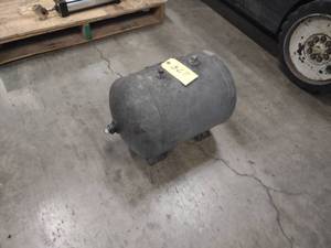 lot 327 image: Air Tank...