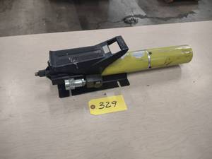 lot 329 image: Enerpac PA-166 Air Operated Hydraul...