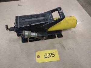 lot 335 image: Enerpac PA-133 Air Operated Hydraul...