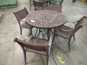lot 359 image: 42 Picnic Table & (4) Chairs, Heav...