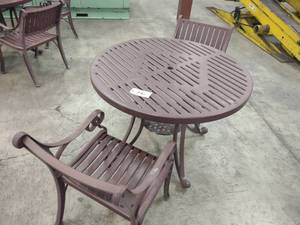 lot 361 image: 42 Picnic Table & (2) Chairs, Heav...