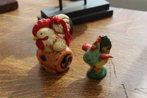 lot 749 image: Lot of (2) Rooster Ceramic Table Dcor