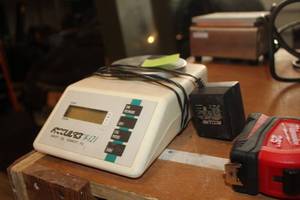 lot 773 image: Acculab V-121 120g.01g Digital Scale