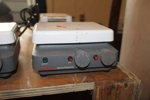 lot 775 image: Corning StirrerHot Plate