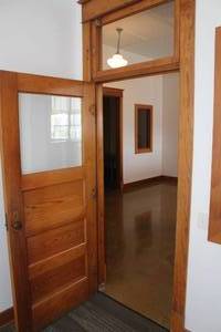 lot 602 image: Wood Interior Door with Transom 3-panel  Top Glass 35-12x81-14x2-34
