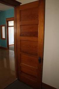 lot 604 image: Wood Interior Door 5-Panel 35-12x93-14x2-58