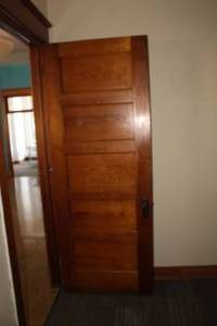 lot 605 image: Wood Interior Door 5-Panel 35-34x93-58x1-58