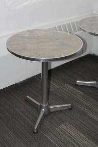 lot 616 image: Metal Pedestal Table 29x24
