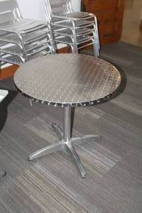 lot 621 image: Metal Pedestal Table 27-12x27-12