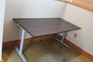 lot 630 image: Ikea Computer Desk