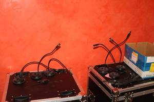 lot 668 image: Lot of (6) Lights w Base with Extra Lights