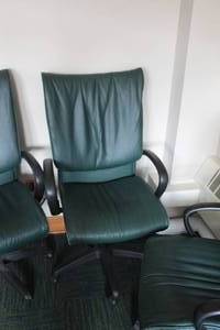 lot 686 image: Rolling Office Arm Chair