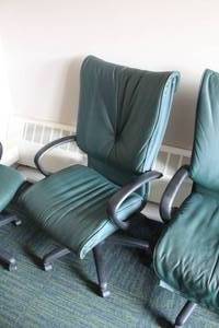 lot 687 image: Rolling Office Arm Chair