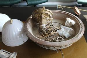 lot 698 image: Hanging Light