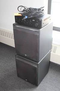 lot 600A image: Lot of (2) Klipsch KW-120-THX 600W 8-ohm Subwoofers with Klipsch KA-1000-THX Amplifier and Power Cords