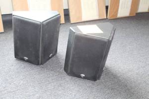 lot 600C image: Lot of (2) Klipsch KS-525-THX 100W 8-ohm Surround Sound Speakers