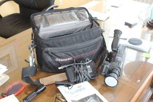 lot 719 image: Sony CCD-V801NTSC Video Hi8 Video Camera