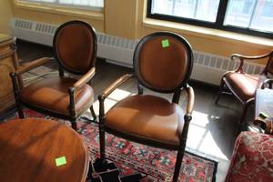 lot 729 image: Lot of (2) Living Room Arm Chair