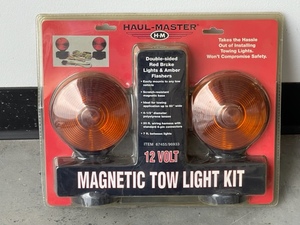 lot 63 image: Magnetic Tow Light Kit