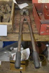 bolt cutters