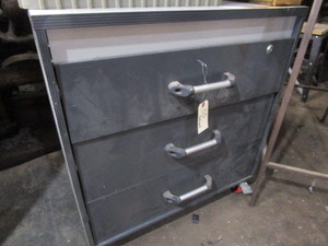 Cabinet, 3 drawer roller, approx 32...