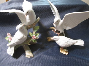 Vintage dove figurines, Home Interi...