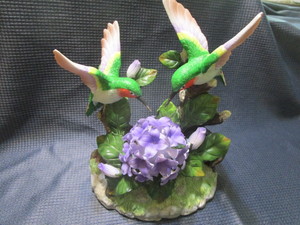Music box with hummingbirds, approx...