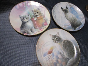 Kitten Cousins plates with stands...