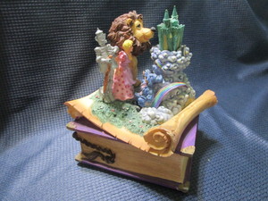 Wizard of Oz music box - It�s a Sm...