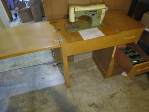 Necchi sewing machine, cabinet styl...