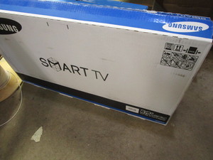 Samsung Smart TV, 32 appears new i...