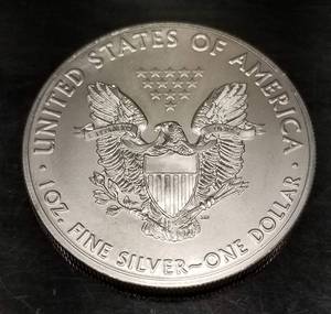2018 AMERICAN SILVER EAGLE 1 TROY OZ .999 FINE SILVER DOLLAR