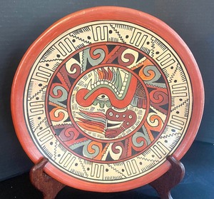 Pretty Pottery Platter and Vase from Nicaragua