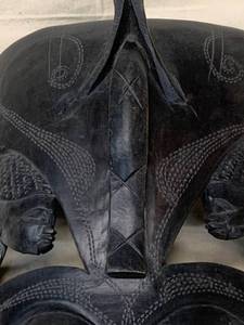 lot 9 image: VINTAGE HANDCRAFTED AFRICAN WOODEN MASK, JAMBO, KENYA