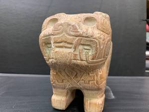 lot 14 image: SOUTH AMERICAN REPRODUCTION EFFIGY VESSEL