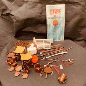 lot 18 image: VINTAGE GI JOE HEADQUARTERS - 2 SETS