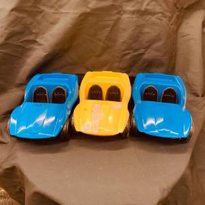 lot 19 image: Vintage 1973 Barbie Goin Camping Yellow Dune Buggie, plus two others