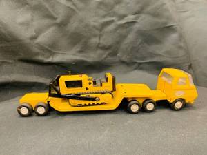 lot 22 image: YELLOW TONKA TOY HEAVY EQUIPMENT