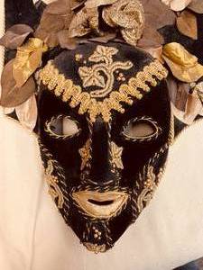 lot 32 image: ELABORATE FESTIVAL MASK WITH CAT IN WINDOW - Custom made for Venice Festival Ball.