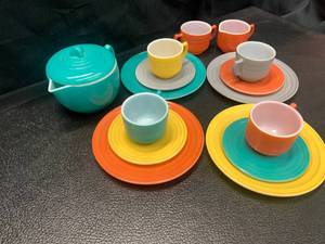 lot 68 image: Hazel Atlas Vintage Childs Tea Set
