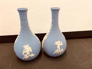 lot 105 image: Blue and White Wedgwood Party Set
