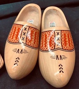 lot 77 image: Dutch Wooden Shoes and Japanese Geta Sandals