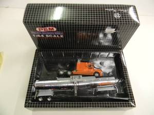 lot 6 image: PEM 164 SCALE DIE CAST - SCHNEIDER NATIONAL FREIGHTLINER CENTURY WITH CHEMICAL TANKER M76803 - NEW IN BOX - GREAT PIECE - SEE PICTURES
