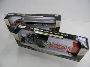 lot 11 image: LIBERTY CLASSICS BIG RIGS 164 SCALE DIE CAST - FREIGHTLINER & PETERBILT SEMI & TRAILER - NEW IN BOX - GREAT PIECES - SEE PICTURES