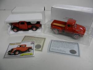lot 38 image: NATIONAL MOTOR MUSEUM MINT - 36FDPK - 132 SCALE 1936 FORD PICKUP RED & 56FDPK 1956 FORD F-100 PICKUP - NEW IN BOX - VERY COOL PIECES - SEE PICTURES